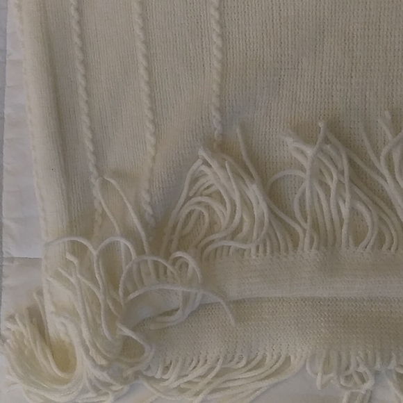 Layers By Lizden Womens Plus 1 Size Cream Color Sweater Wrap With Fringe - Picture 8 of 9